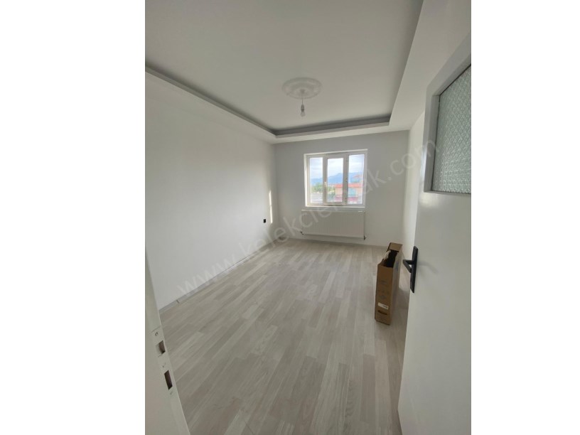 BADEMLİ MAHALLESİ KARAÇAY CADDESİNDE KİRALIK 3+1