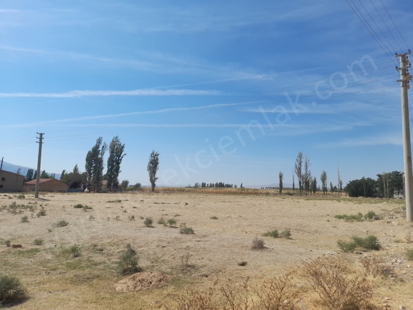 SELÇUKLU MAHALLESİNDE TİCARİ ARSALAR