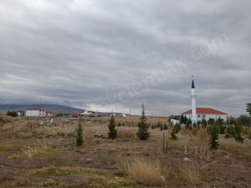 KALE MAHALLESİNDE ARSA
