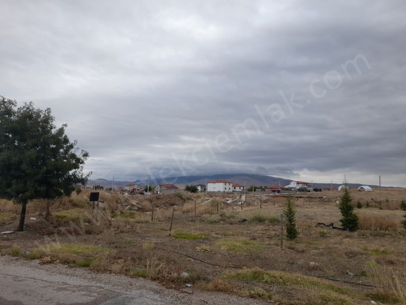 KALE MAHALLESİNDE ARSA