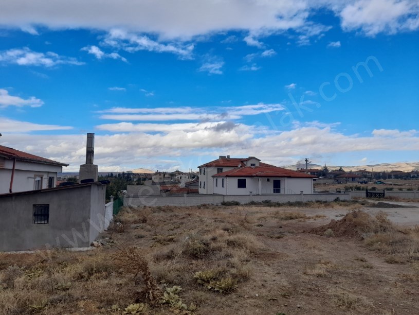 KALE MAHALLESİNDE KÖŞE PARSEL ARSA