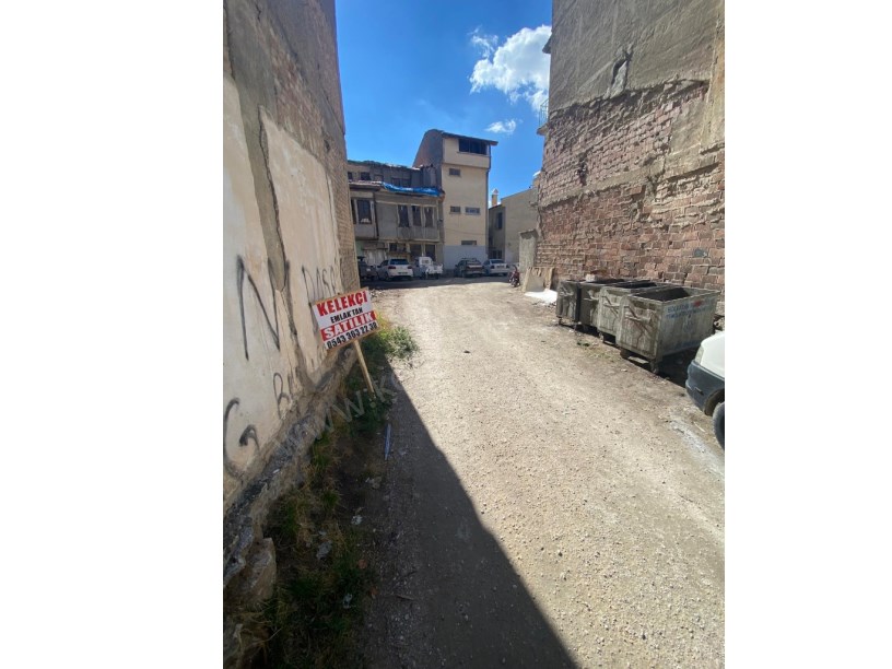 ÇARŞI MERKEZDE  ARSA