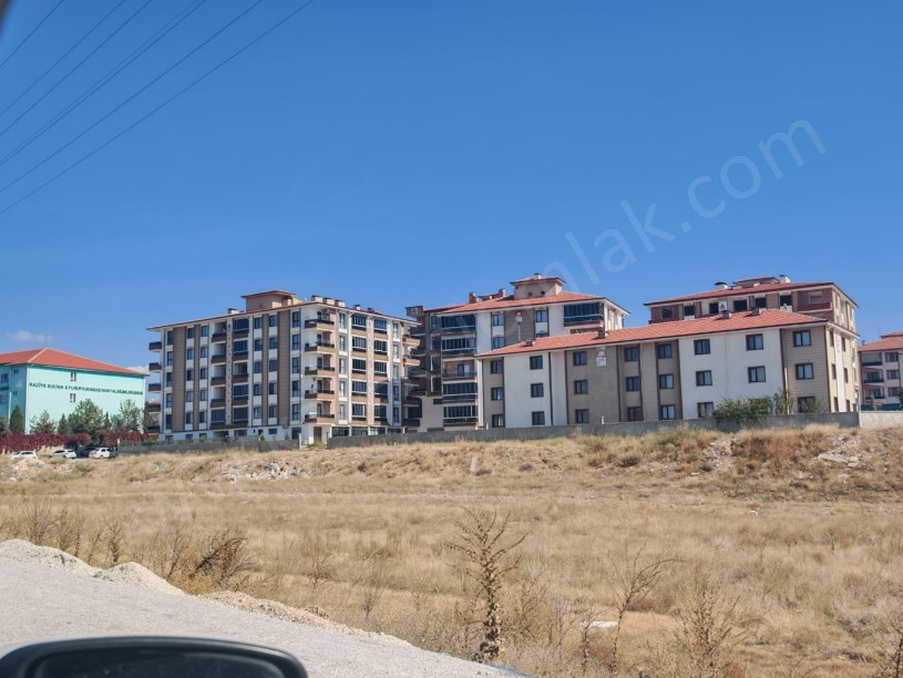 HORAN REZİDANSTA  ARA KATTA SATILIK 3+1