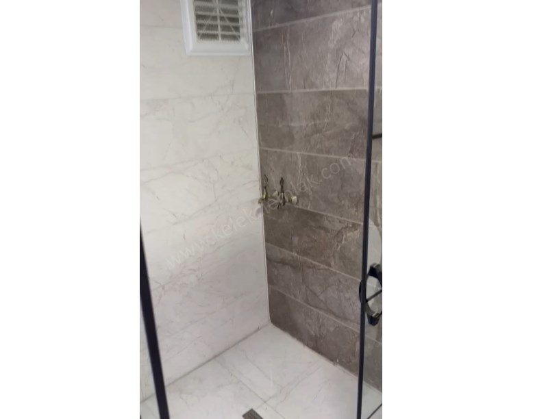 HORAN REZİDANSTA  ARA KATTA SATILIK 3+1