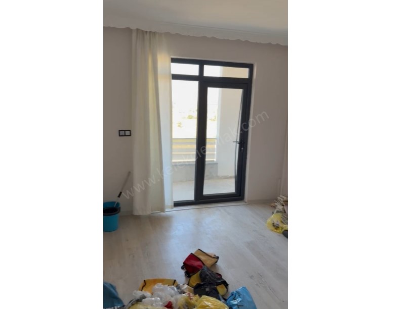 HORAN REZİDANSTA  ARA KATTA SATILIK 3+1