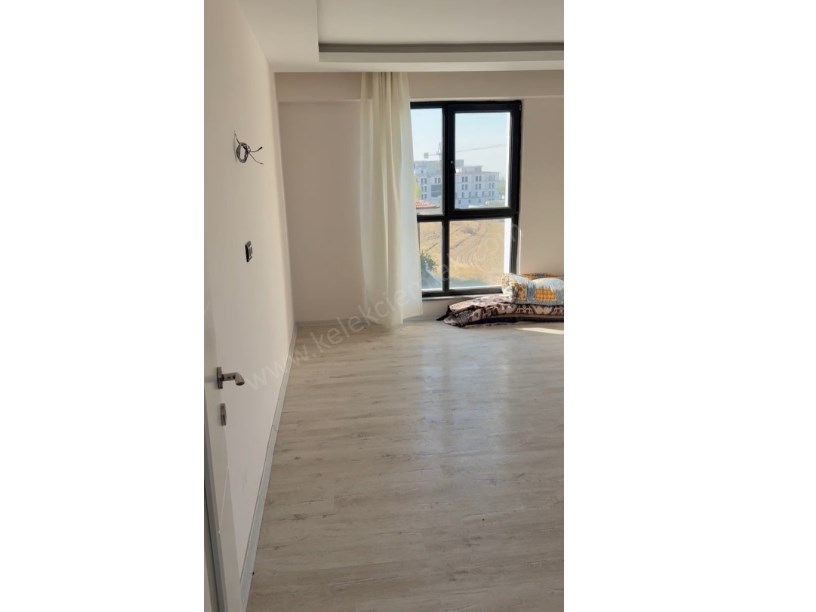 HORAN REZİDANSTA  ARA KATTA SATILIK 3+1