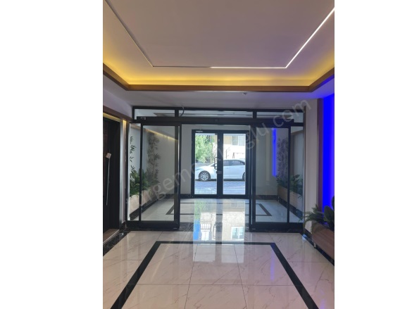 Esenyurt Melikgazi Satılık Daire |  4+1 Oda | 170M2 5.850.000Tl  Krediye Uygun  | 4. Kat | Kombi | 2 Banyo | 1 Yatak Odası Resim-5