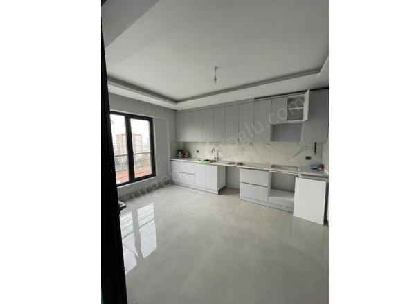 Tınaztepe Melikgazi Satılık Daire |  3+1 Oda | 175M2 3.400.000Tl  Krediye Uygun  | Zemin Kat | Merkezi Isınma | 2 Banyo | 1 Yatak Odası Resim-4