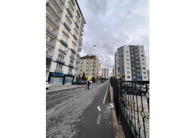 Mevlana Talas Kiralık Daire |  3+1 Oda | 11170M2 Aylık 18.500Tl  Krediye Uygun  | 8. Kat | Merkezi Isınma | 2 Banyo | 1 Yatak Odası Resim-3