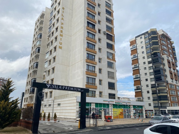 Zümrüt Kocasinan Satılık Dükkan |  1+1 Oda | 400M2 12.750.000Tl  Krediye Uygun  | Zemin Kat | Merkezi Isınma Resim-1