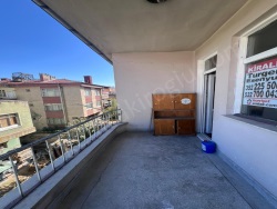 Melikgazi Esenyurt Satılık Daire 3+1 170 M2 | 3. Kat | Soba | 1 Banyo | 1 Yatak Odası