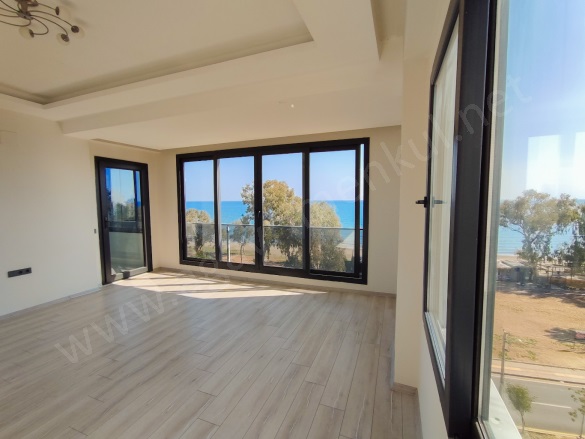 Deniz Mezitli Satılık Daire |  3.5+1 Oda | 170M2 8.500.000Tl | 4. Kat | Klima | 2 Banyo Resim-2