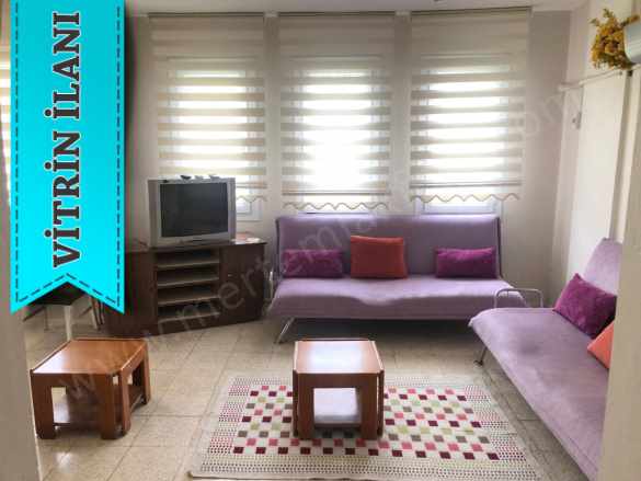Foça Atatürk Mahallesinde Mükemmel Konuma Sahip Eşyalı Kiralık Yazlık 2+1 Zemin Kat Geniş Bahçeli Daire Eskifoça