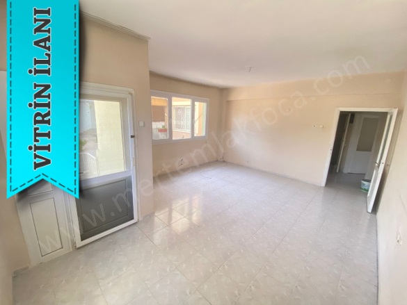 Eskifoça Foça Kiralık Daire |  3+1 Oda | 120M2 Aylık 40.000Tl | Zemin Kat | Klima | 1 Banyo | 3 Yatak Odası Resim-4