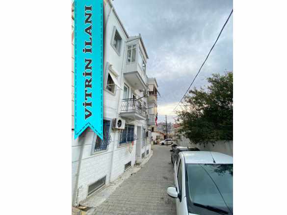 Mert Emlaktan Şehir Merkezinde Eşyalı Kiralık Daire 2+1 Foça Eskifoça