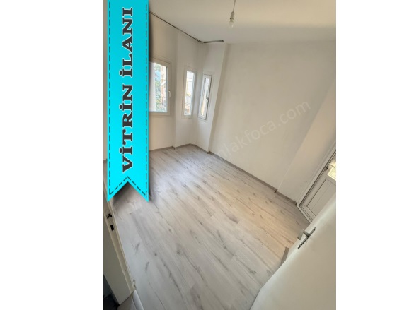 Eskifoça Foça Kiralık Daire |  3+1 Oda | 130M2 Aylık 45.000Tl | 1. Kat | Klima | 2 Banyo | 3 Yatak Odası Resim-3