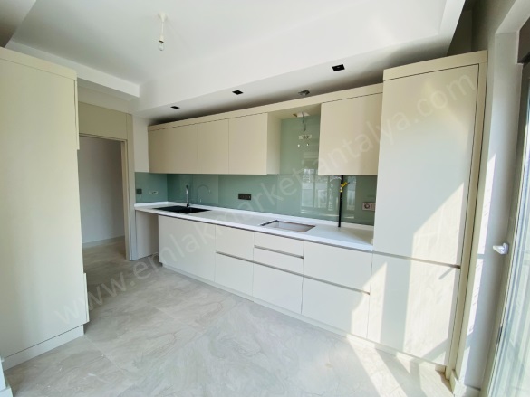 Meydankavağı Mah. Muratpaşa Satılık Daire |  2+1 Oda | 105M2 8.800.000Tl  Krediye Uygun  | 1. Kat | Doğalgaz(Kombi) | 2 Banyo Resim-4