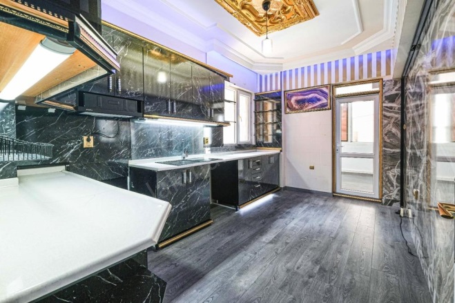 Soğuksu Mah. Muratpaşa Satılık Daire |  3+1 Oda | 170M2 8.700.000Tl  Krediye Uygun  | 9. Kat | Doğalgaz(Kombi) | 1 Banyo Resim-5