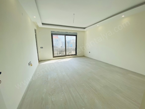 Kızıltoprak Mah. Muratpaşa Satılık Daire |  6+1 Oda | 280M2 9.500.000Tl  Krediye Uygun  | Dubleks | Doğalgaz(Kombi) | 2 Banyo Resim-4