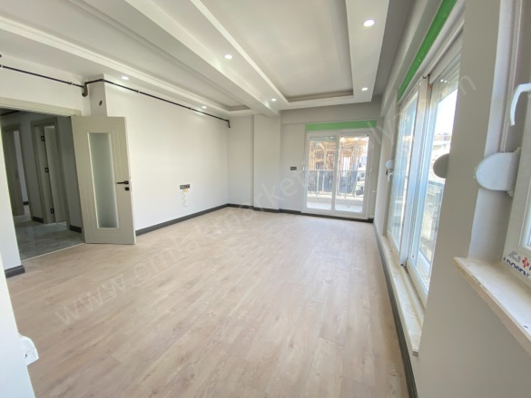 Üçgen Mah. Muratpaşa Satılık Daire |  3+1 Oda | 120M2 7.100.000Tl  Krediye Uygun  | 3. Kat | Doğalgaz(Kombi) | 1 Banyo Resim-4