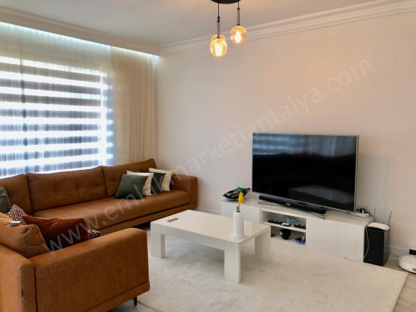 Bahçelievler Mah. Muratpaşa Satılık Daire |  3+1 Oda | 135M2 17.950.000Tl  Krediye Uygun  | 3. Kat | Doğalgaz(Kombi) | 1 Banyo Resim-3