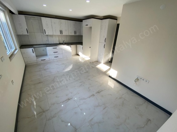 Etiler Mah. Muratpaşa Satılık Daire |  2+1 Oda | 75M2 4.750.000Tl  Krediye Uygun  | 2. Kat | Klima | 1 Banyo Resim-4