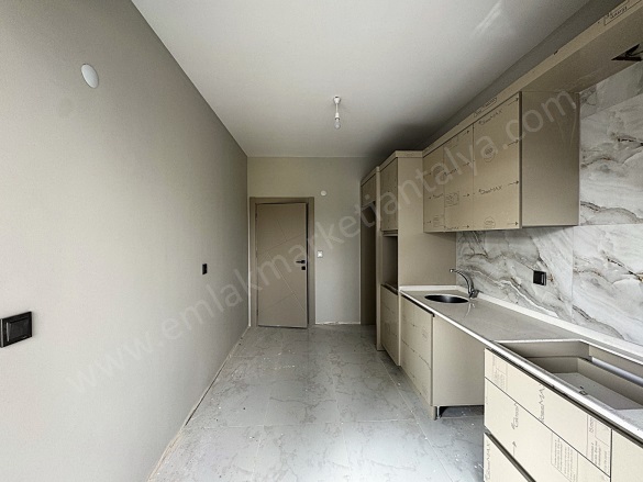 Kızıltoprak Mah. Muratpaşa Satılık Daire |  2+1 Oda | 115M2 7.500.000Tl  Krediye Uygun  | 4. Kat | Doğalgaz(Kombi) | 2 Banyo Resim-3