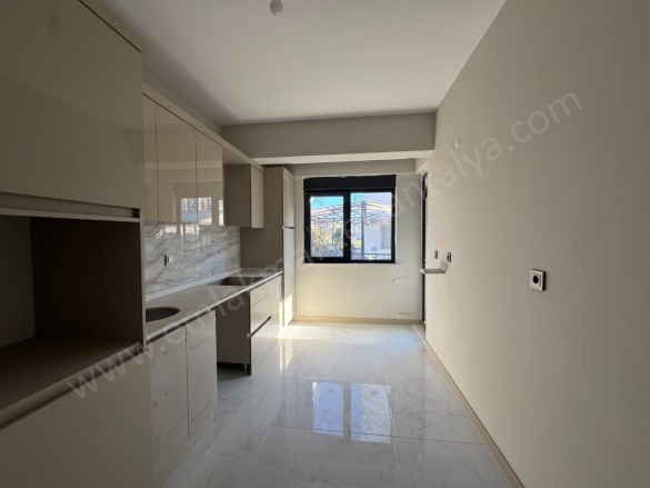 Kızıltoprak Mah. Muratpaşa Satılık Daire |  2+1 Oda | 110M2 6.500.000Tl  Krediye Uygun  | Yüksek Giriş | Doğalgaz(Kombi) | 2 Banyo Resim-2