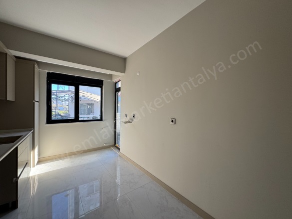 Kızıltoprak Mah. Muratpaşa Satılık Daire |  2+1 Oda | 110M2 6.500.000Tl  Krediye Uygun  | Yüksek Giriş | Doğalgaz(Kombi) | 2 Banyo Resim-3