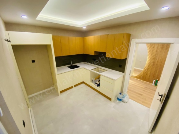 Kemerağzı Mah. Aksu Satılık Daire |  2+1 Oda | 95M2 6.900.000Tl  Krediye Uygun  | 3. Kat | Doğalgaz(Kombi) | 1 Banyo Resim-1