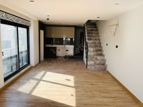 Güzeloba Mah. Muratpaşa Satılık Daire |  2+1 Oda | 120M2 7.500.000Tl  Krediye Uygun  | 1. Kat | Klima | 2 Banyo Resim-1