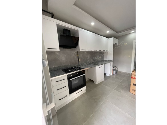 Bahçeyaka Mah. Döşemealtı Satılık Daire |  3+1 Oda | 135M2 5.600.000Tl  Krediye Uygun  | Yüksek Giriş | Doğalgaz(Kombi) | 2 Banyo Resim-4