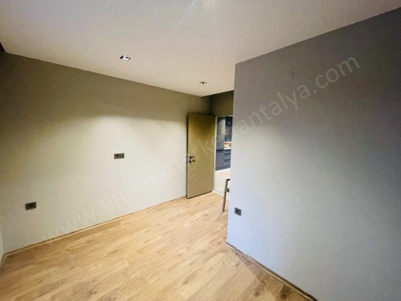 Zerdalilik Mah. Muratpaşa Satılık Daire |  2+1 Oda | 95M2 9.250.000Tl  Krediye Uygun  | Bahçe Katı | Klima | 1 Banyo Resim-5