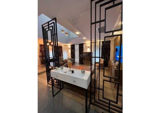 Molla Yusuf Mah. Konyaaltı Satılık Villa |  6+1 Oda | 375M2 37.000.000Tl  Krediye Uygun  Eşyalı  | Villa | Doğalgaz(Kombi) | 4 Banyo Resim-4