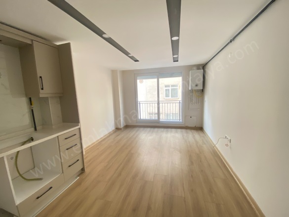 Yüksekalan Mah. Muratpaşa Satılık Daire |  1+1 Oda | 50M2 3.400.000Tl  Krediye Uygun  | 1. Kat | Klima | 1 Banyo Resim-3