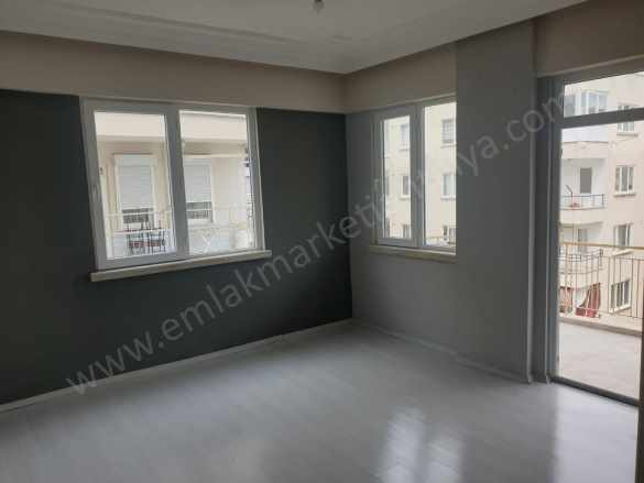 Varlık Mahallesi 100 Yıl Bulvarı Yakını Katta 3+1 Ayrı Mutfak Satılık Daire Muratpaşa