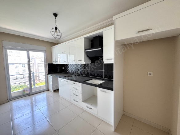 Kızıltoprak Mah. Muratpaşa Satılık Daire |  2+1 Oda | 115M2 6.500.000Tl  Krediye Uygun  | 4. Kat | Doğalgaz(Kombi) | 1 Banyo Resim-4