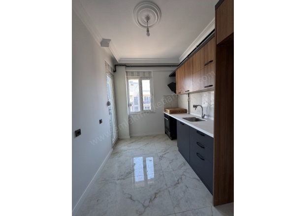 Kızıltoprak Mah. Muratpaşa Satılık Daire |  2+1 Oda | 105M2 6.950.000Tl  Krediye Uygun  | 4. Kat | Doğalgaz(Kombi) | 1 Banyo Resim-4