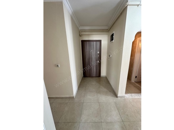 Kızılarık Mah. Muratpaşa Satılık Daire |  3+1 Oda | 140M2 4.600.000Tl  Krediye Uygun  | 4. Kat | Doğalgaz(Kombi) | 1 Banyo Resim-3