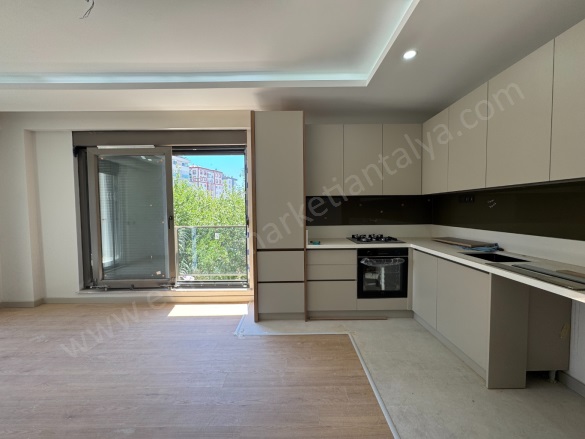 Kızıltoprak Mah. Muratpaşa Satılık Daire |  1+1 Oda | 78M2 4.650.000Tl  Krediye Uygun  | 4. Kat | Doğalgaz(Kombi) | 1 Banyo Resim-3