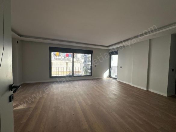 Üçgen Mah. Muratpaşa Satılık Daire |  2+1 Oda | 88M2 7.150.000Tl  Krediye Uygun  | 1. Kat | Doğalgaz(Kombi) | 1 Banyo Resim-2