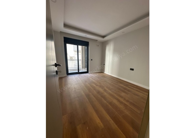 Üçgen Mah. Muratpaşa Satılık Daire |  2+1 Oda | 88M2 7.150.000Tl  Krediye Uygun  | 1. Kat | Doğalgaz(Kombi) | 1 Banyo Resim-5