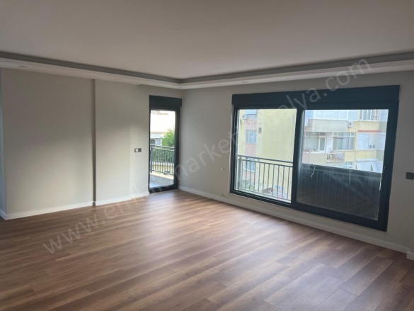 Üçgen Mah. Muratpaşa Satılık Daire |  2+1 Oda | 90M2 7.750.000Tl  Krediye Uygun  | 2. Kat | Klima | 1 Banyo Resim-3