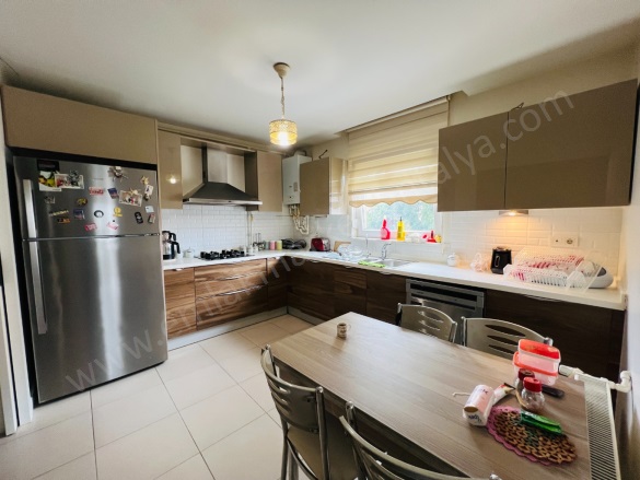 Meydankavağı Mah. Muratpaşa Satılık Daire |  3+1 Oda | 155M2 11.900.000Tl  Krediye Uygun  | 2. Kat | Doğalgaz(Kombi) | 2 Banyo Resim-3