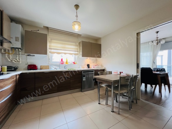 Meydankavağı Mah. Muratpaşa Satılık Daire |  3+1 Oda | 155M2 11.900.000Tl  Krediye Uygun  | 2. Kat | Doğalgaz(Kombi) | 2 Banyo Resim-4