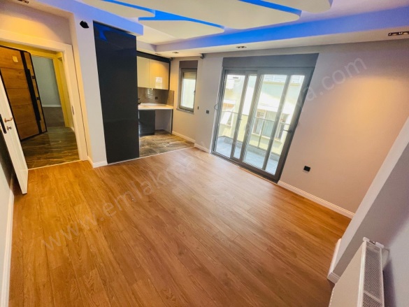 Etiler Mah. Muratpaşa Satılık Çiftlik |  1+1 Oda | 66M2 4.000.000Tl  Krediye Uygun  | 3. Kat | Doğalgaz(Kombi) | 1 Banyo Resim-4