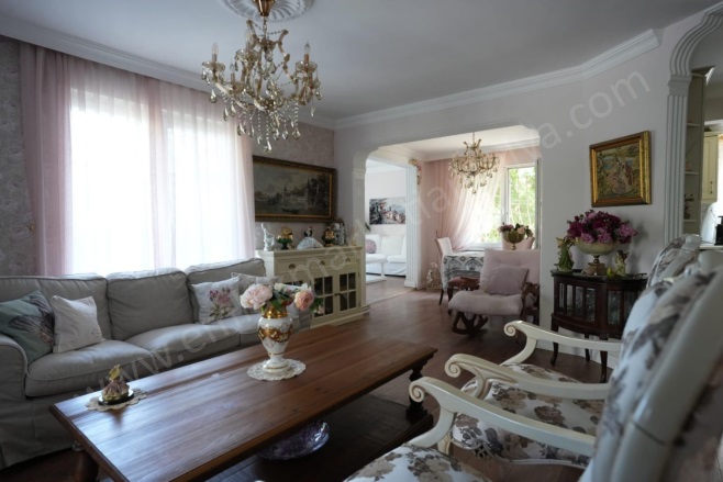 Geyikbayırı Mah. Konyaaltı Satılık Villa |  3+1 Oda | 240M2 13.540.000Tl  Krediye Uygun  | Villa | Kat Kaloriferi | 1 Banyo Resim-4