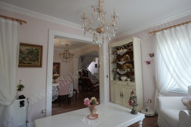 Geyikbayırı Mah. Konyaaltı Satılık Villa |  3+1 Oda | 240M2 13.540.000Tl  Krediye Uygun  | Villa | Kat Kaloriferi | 1 Banyo Resim-5