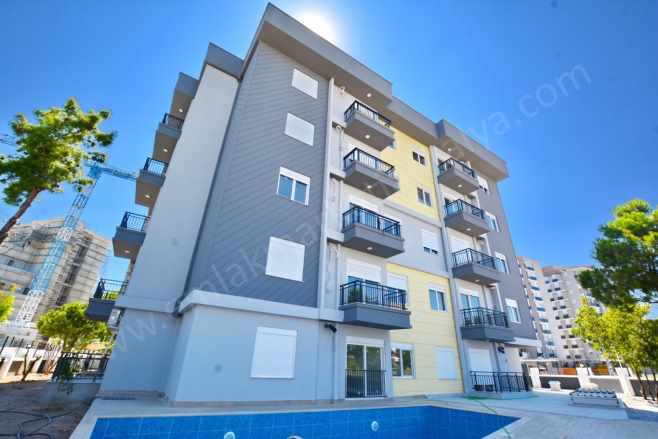 Yeni Emekte K Otoparklı Havuzlu Fırsat 1+1 Satılık Daire Kepez Emek Mah