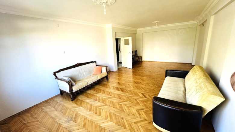 Çaybaşı Mahallesinde 3+1 Geniş 165 M² Şehrin Merkezinde Satılık Daire Muratpaşa